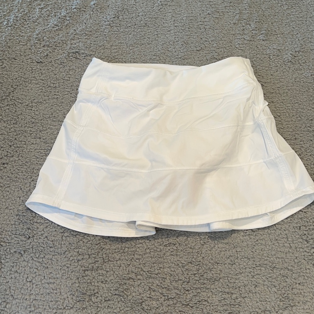 Lululemon Pace Rival Skirt (Tall) *4-way Stretch 
White Size. 4